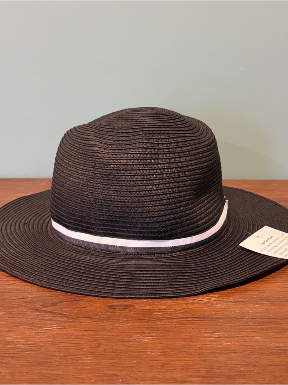 π₯ππ₯ Stella & Dot Black Straw Sun Hat with Black & White Ribbon - "Off Duty" Band - Picture 6 of 6